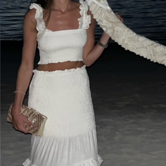 Matching white skirt and top - Picture 2 of 2